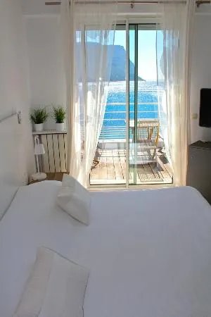 Hôtel De La Plage Mahogany