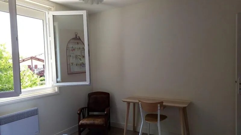 Pleasant house of 115 m2 on 2 levels, with an enclosed garden