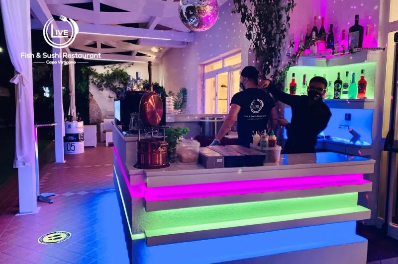 Live Fish & Sushi - Fusion Restaurant
