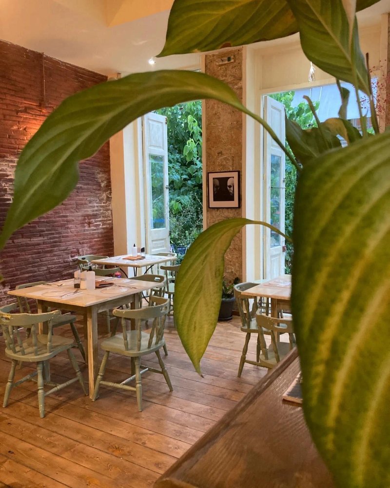 Retro Gastro Funky Taverna