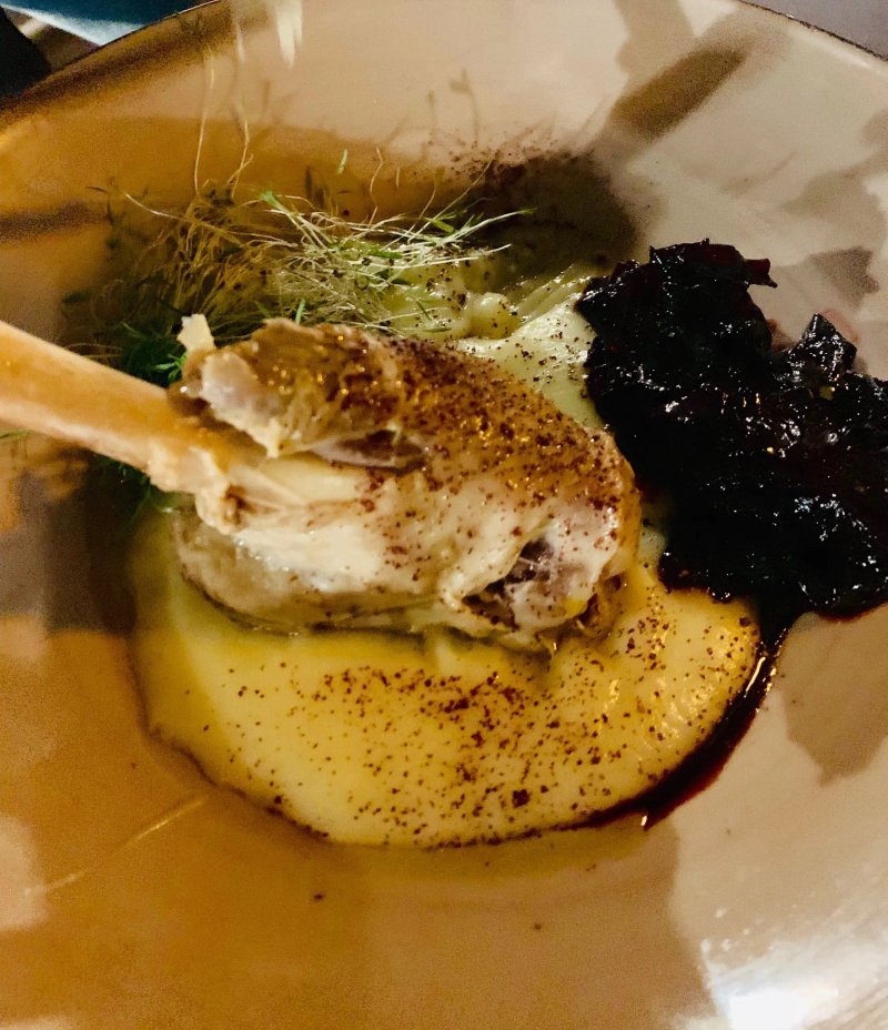 Amfora Restaurant & Cocktail Bar