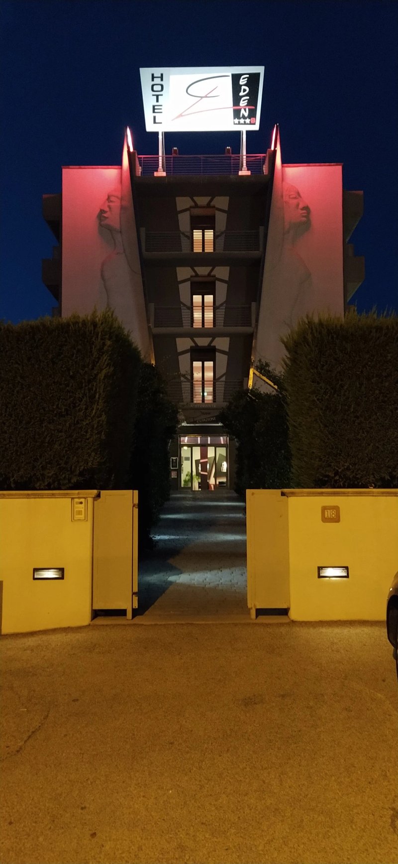 Hotel Eden