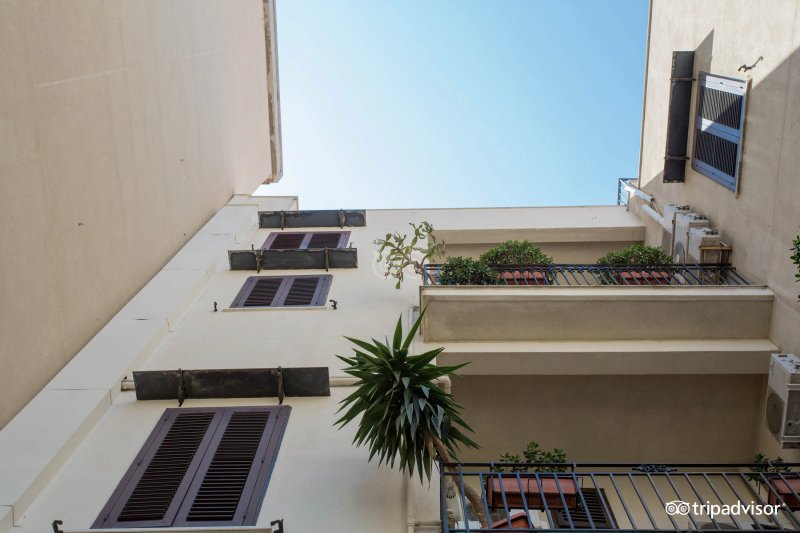 Hotel Joli
