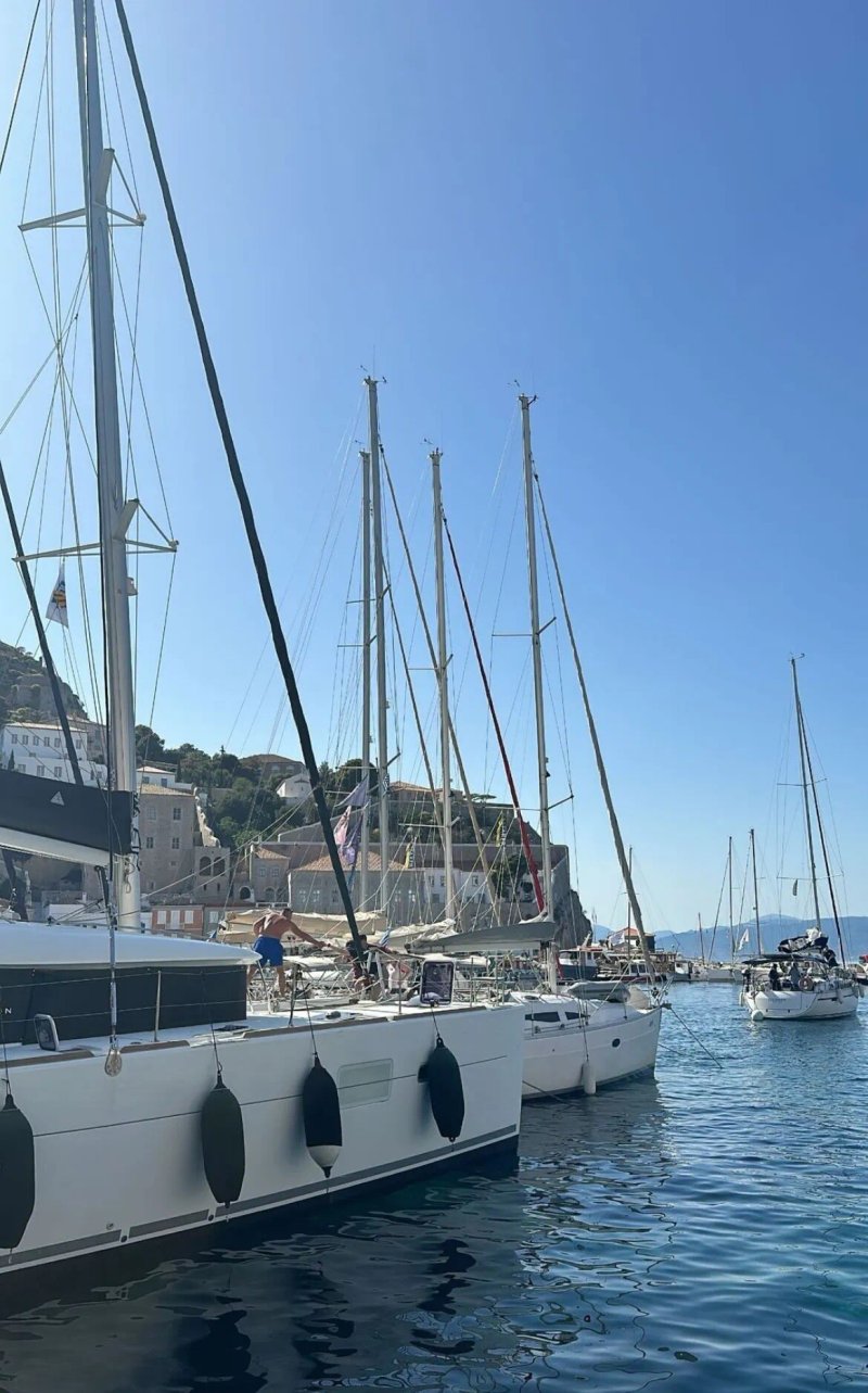 Oraia Hydra