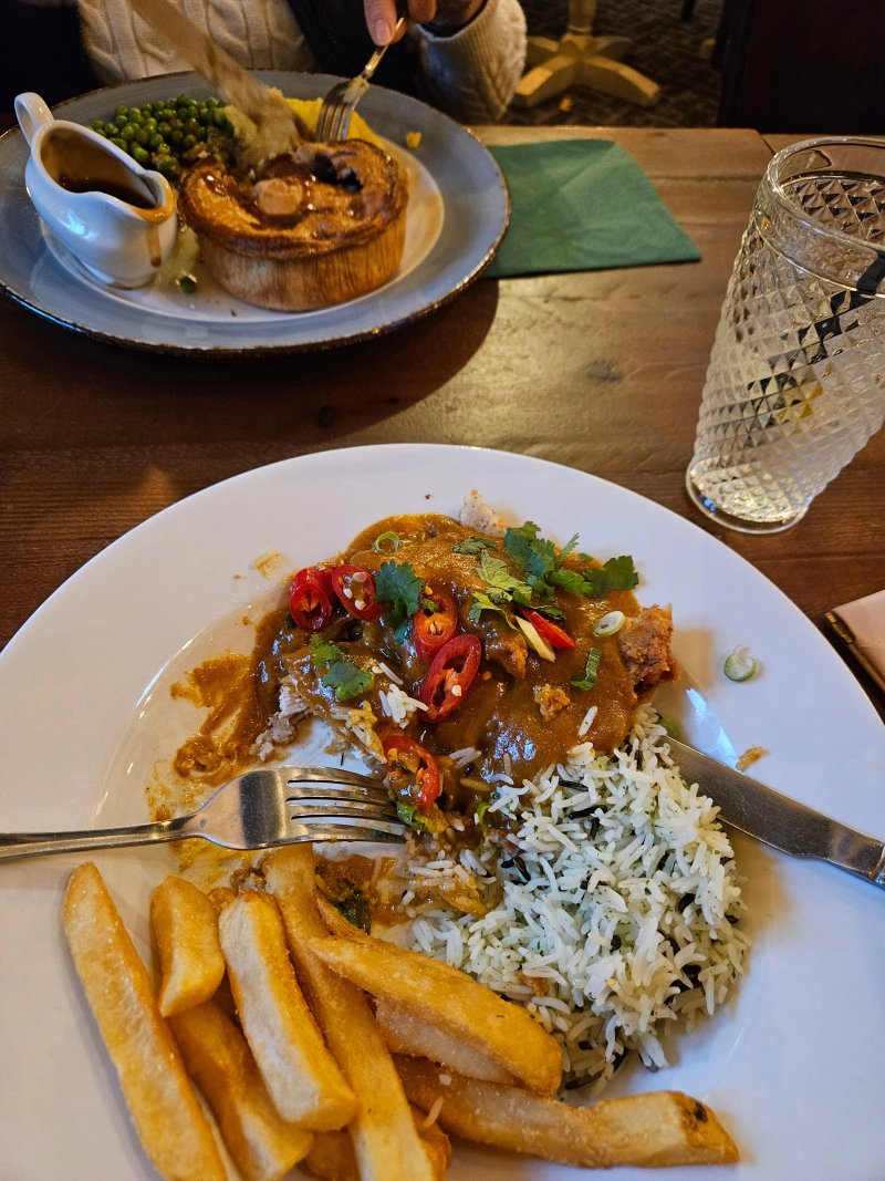 Two Henrys Pub & Grill