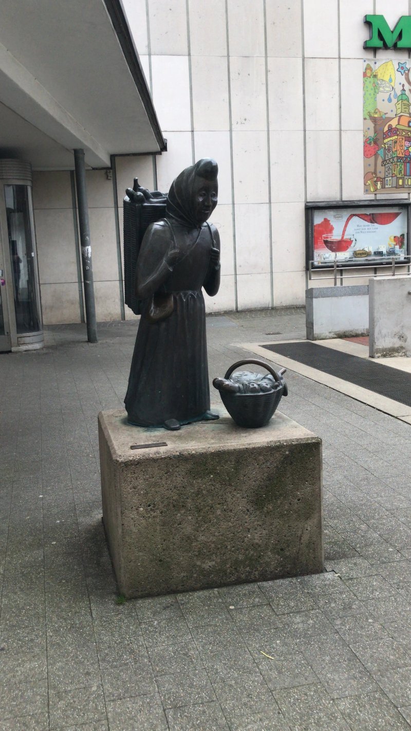 Skulptur Marktfrau