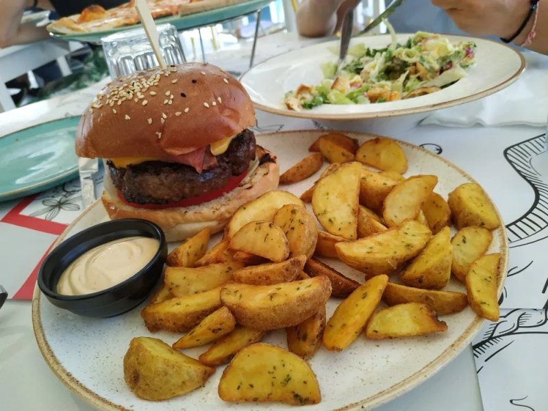 Clock Eatery Pizza Pasta & Burgers