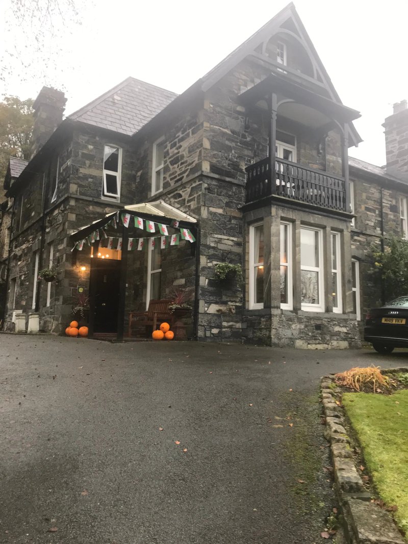 Mary's Court (mairlys) Guest House