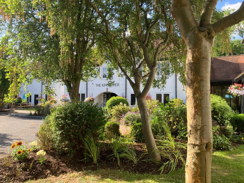 The Kingfisher Riveside Pub & Rooms