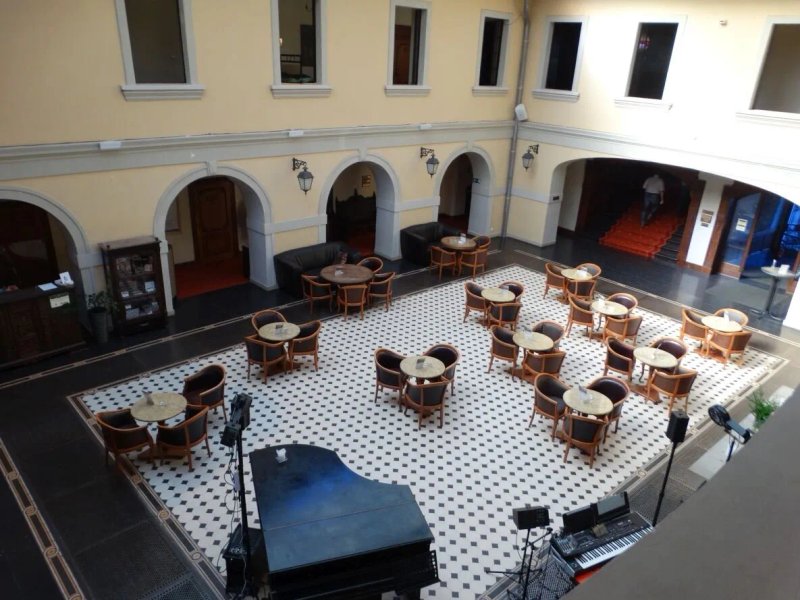 Zamek na Skale Hotel