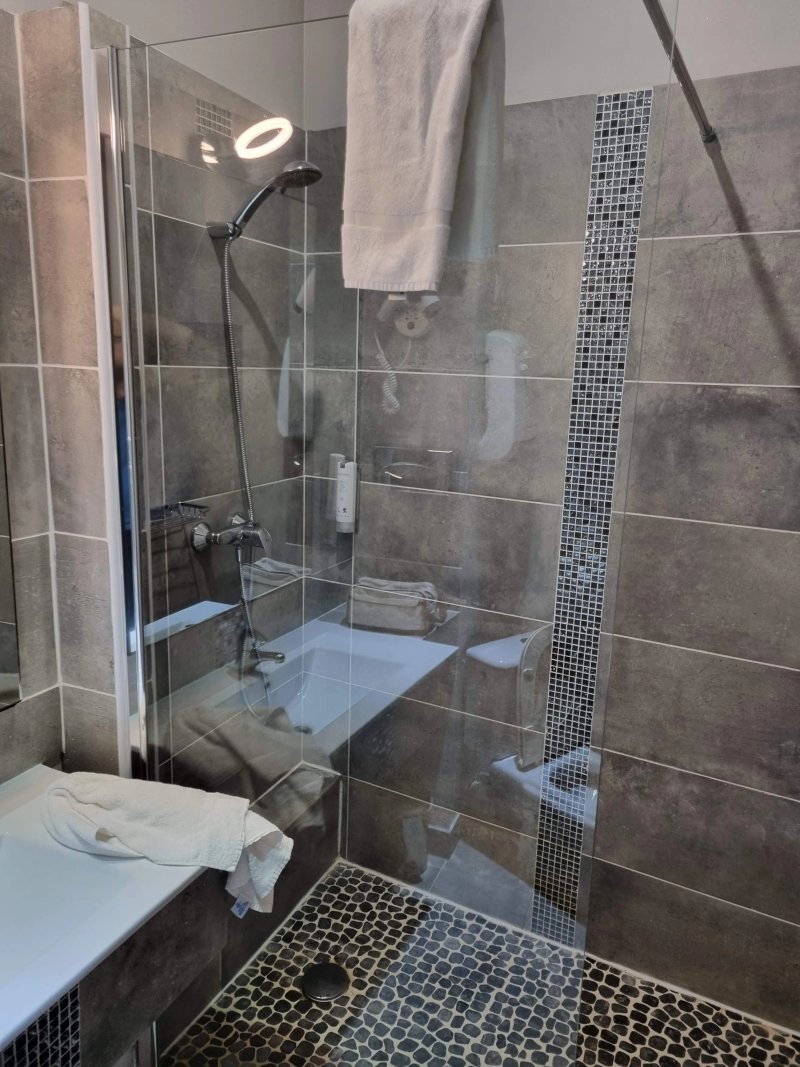 Comfort Hotel Le Saint Claude -Peronne Centre