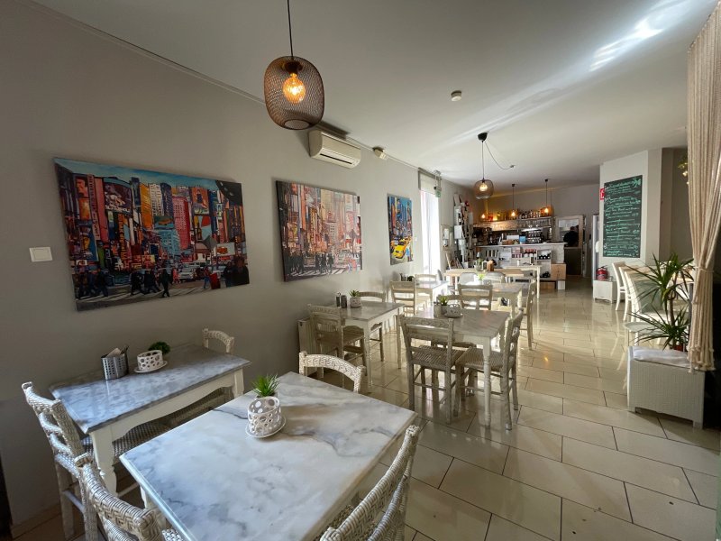 36 Grad Cafe Bar Restaurant
