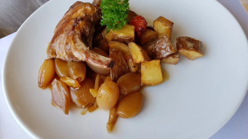 Ven Hajo Restaurant