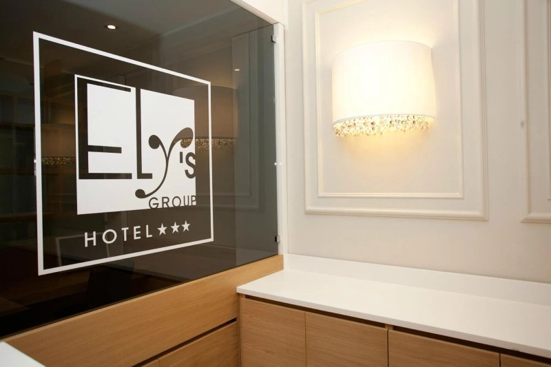 Hotel Elys