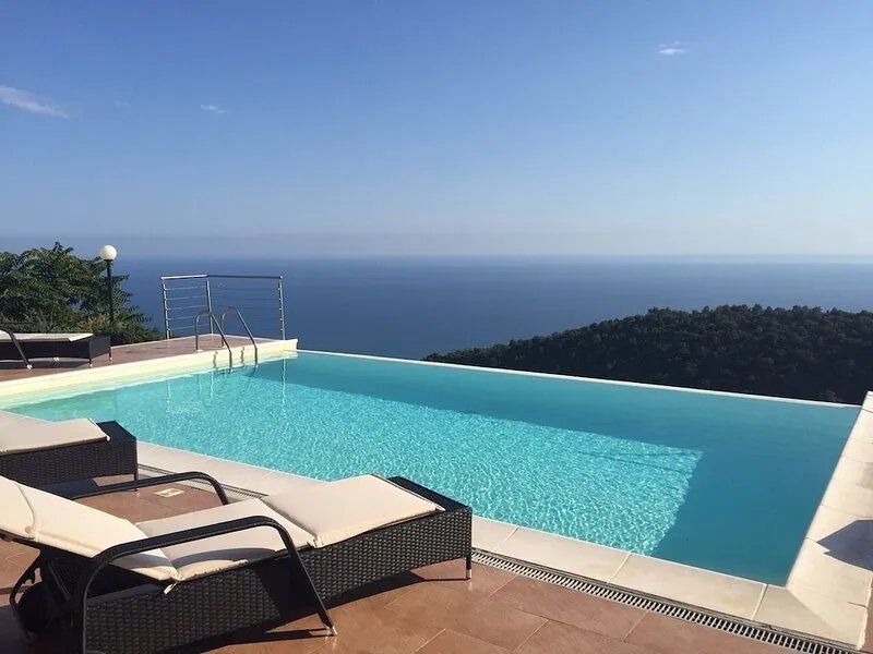 Spacious villa above Ventimiglia, close to  Monaco, Cote d'Azur And San Remo