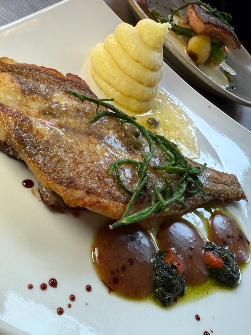 Andersons Boathouse Restaurant and accommodation