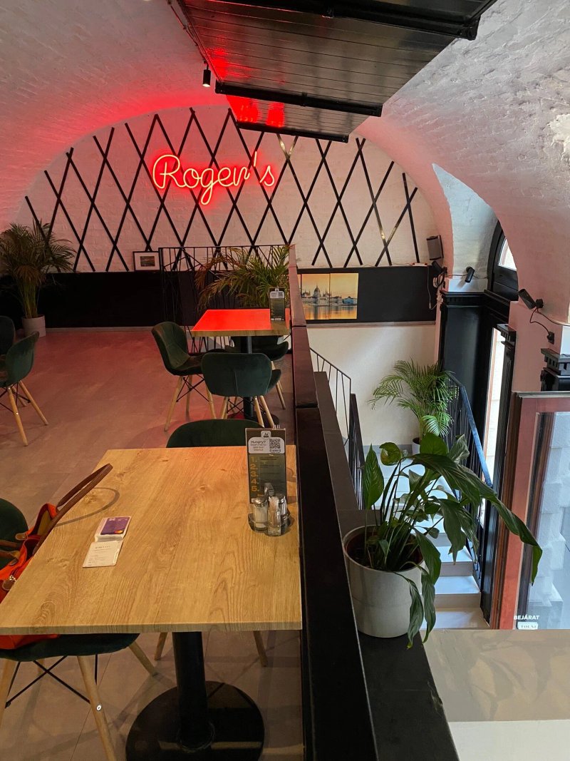 Roger's Brunch - Grill - Bar