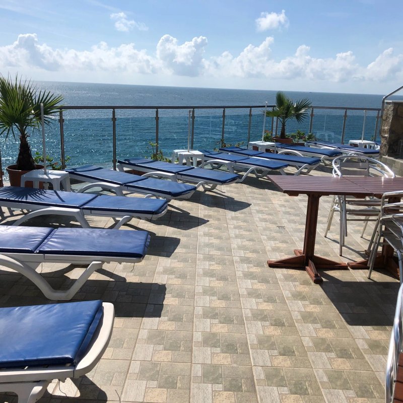 Bijou Hotel & Restaurant