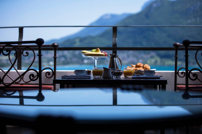 Les Trésoms Lake and Spa Resort