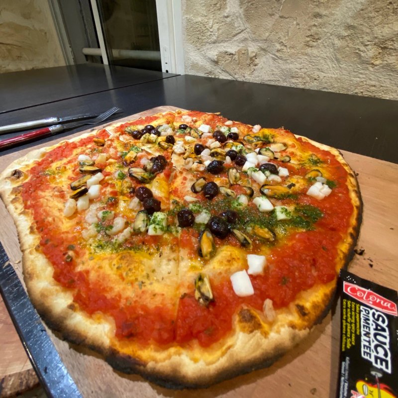 La Pizza Au Feu De Bois