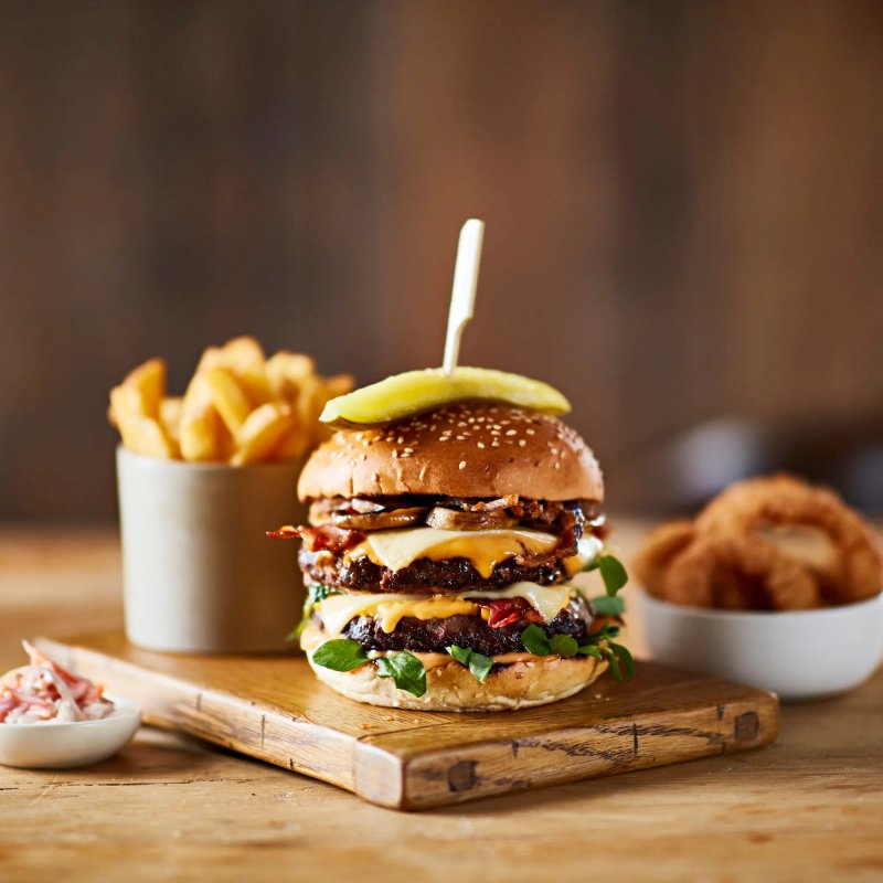 The Highwayman Cookhouse + Pub