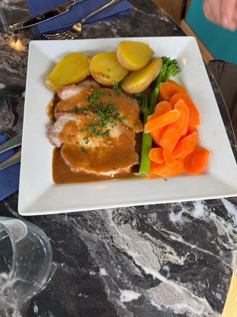 Unwined Cafe And Wine Bar
