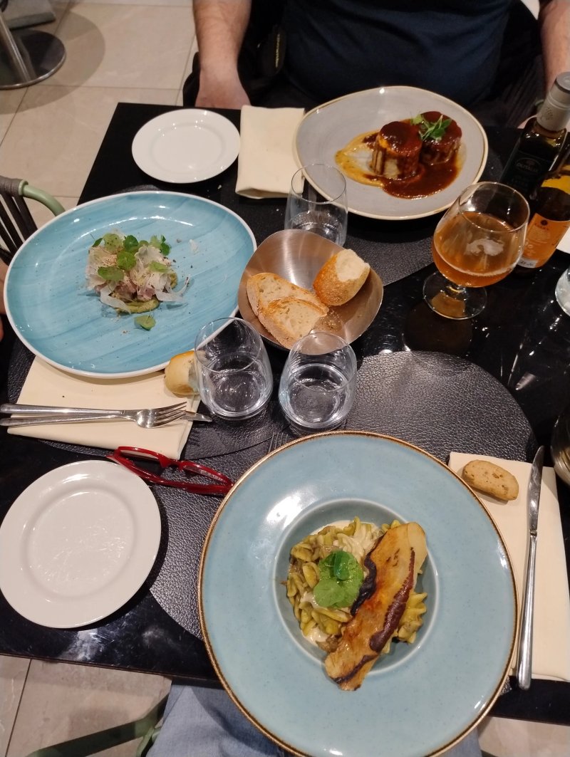 Vesuvio Roof Bar & Restaurant by "UNA cucina"