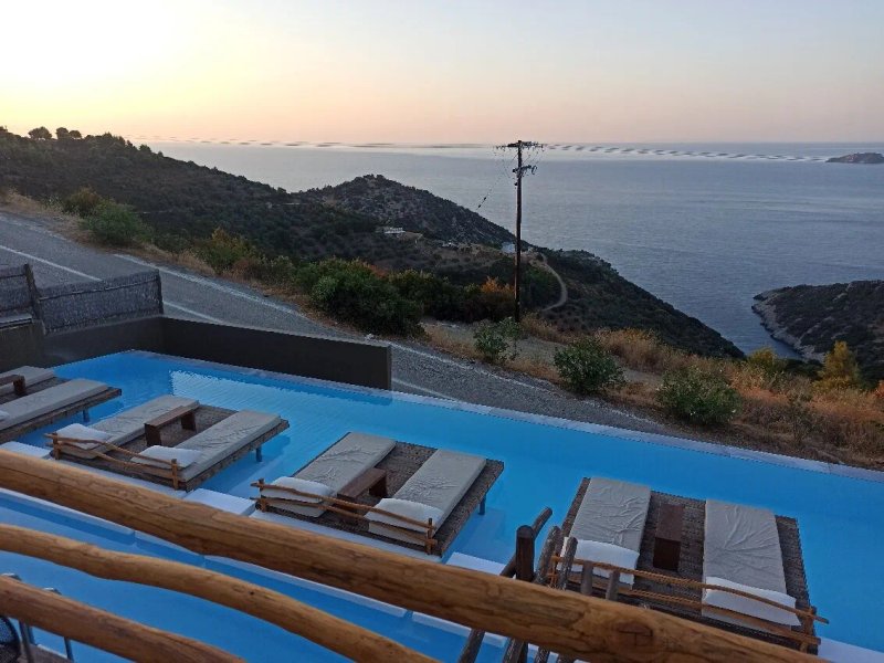 Aletri Swim Up Hotel