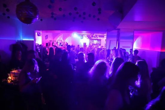 Zweiraum Club
