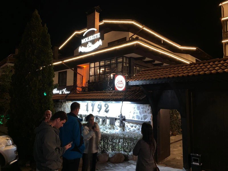 Molerite Wine & Dine