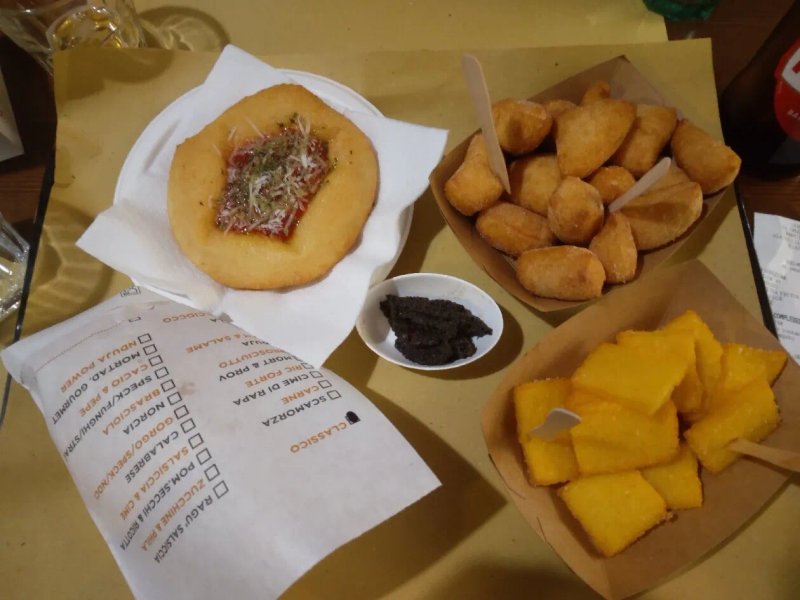 La Panzerotteria Apulian Street Food