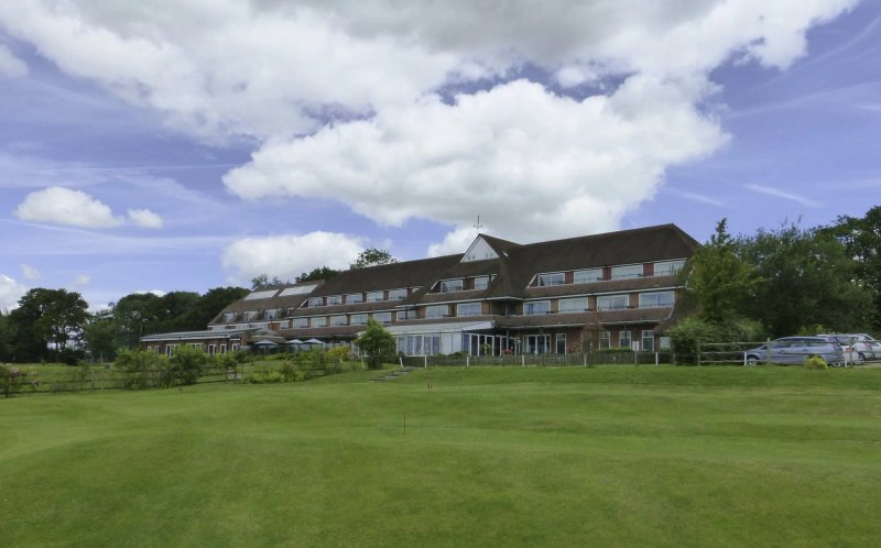 London Beach Country Hotel, Spa & Golf Club