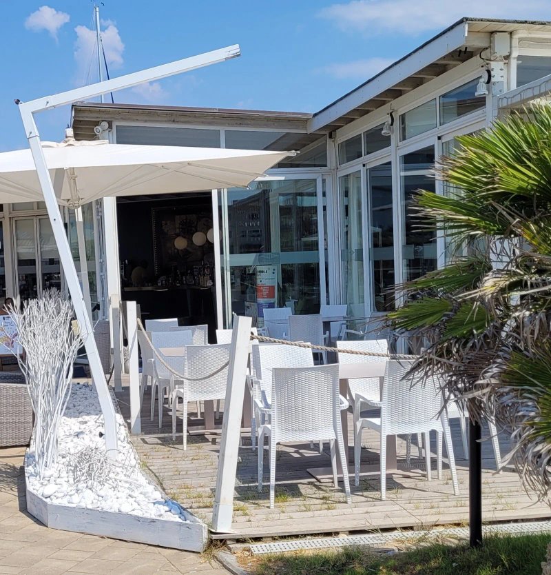 Etoile Restaurant