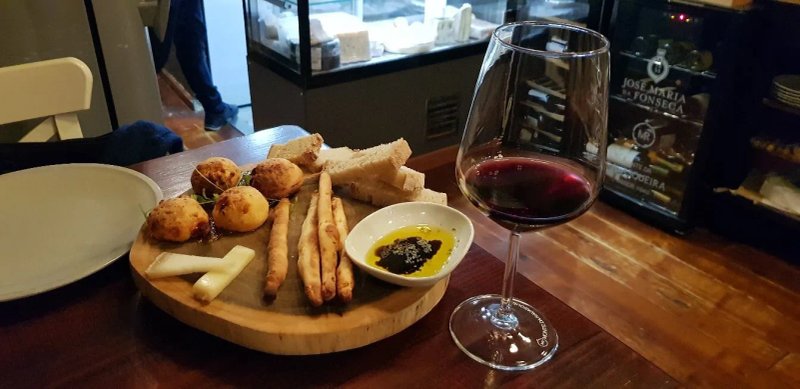 Dom Queijo Cheese House