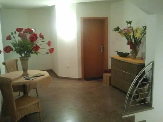 Kreuzstein Bed & Breakfast