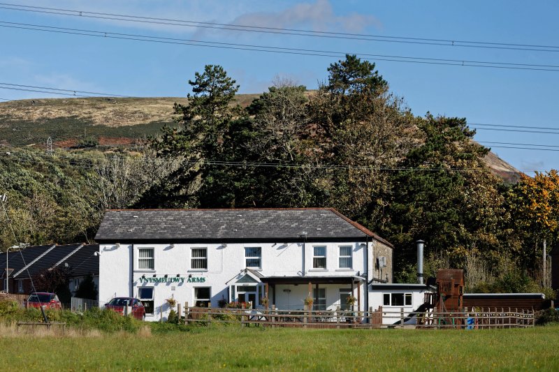 Ynysmeudwy Arms