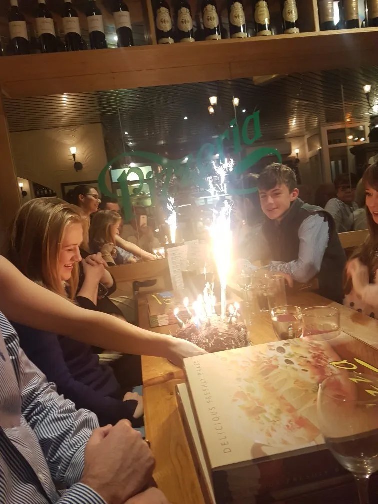 Florios Pizzeria Restaurant