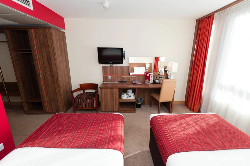 Ramada by Wyndham Hounslow - Heathrow East