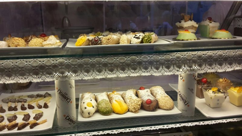 Cannoli & Co