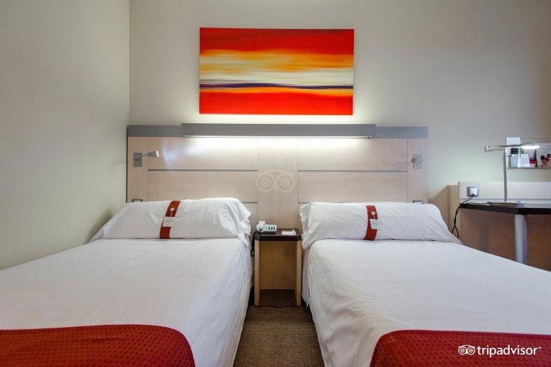 Holiday Inn Express Pamplona By IHG