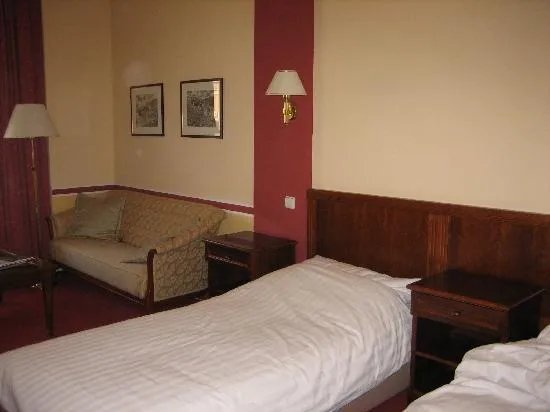Hotel Embassy