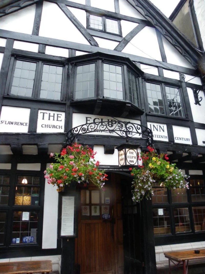The Eclipse Inn