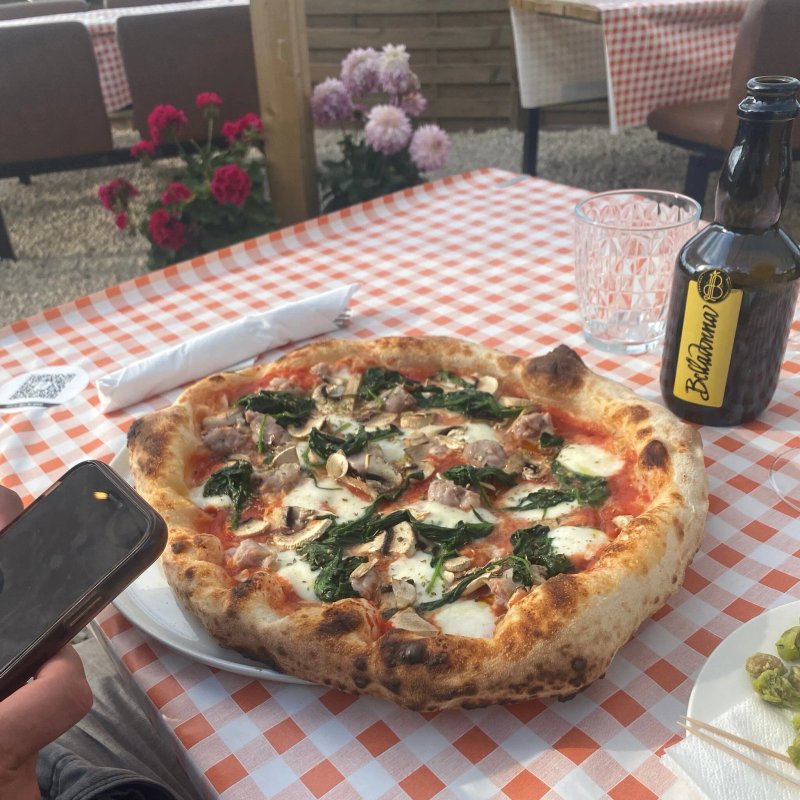 Six Hills Cafe' Bakery & Pizzeria