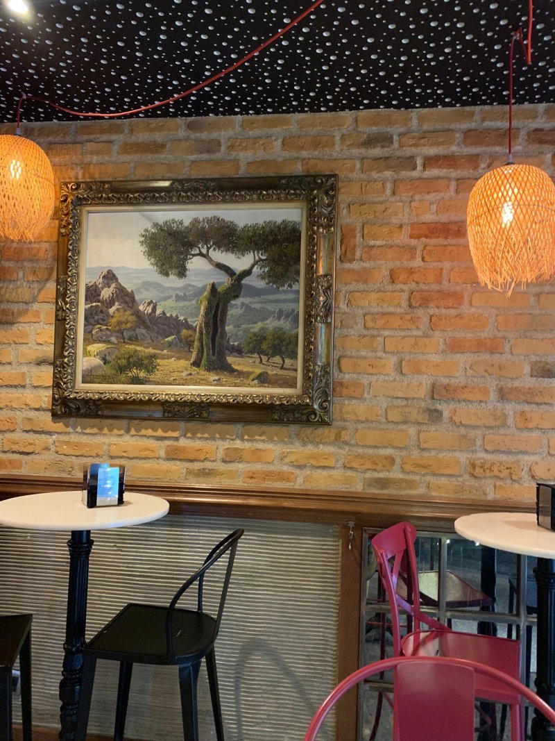 Vivares Restaurant