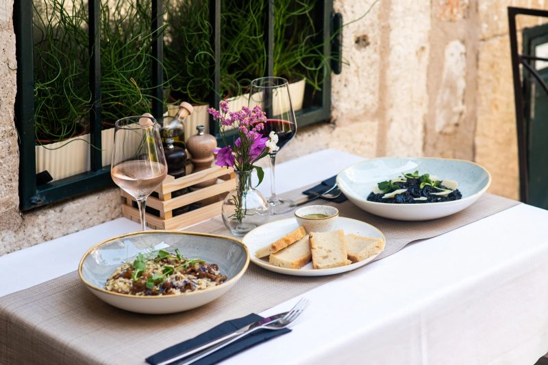 Renaissance Art Restaurant