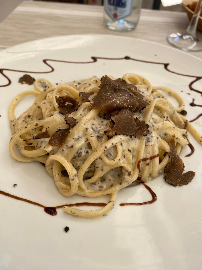 Le Petit Pointu Bar Restaurant