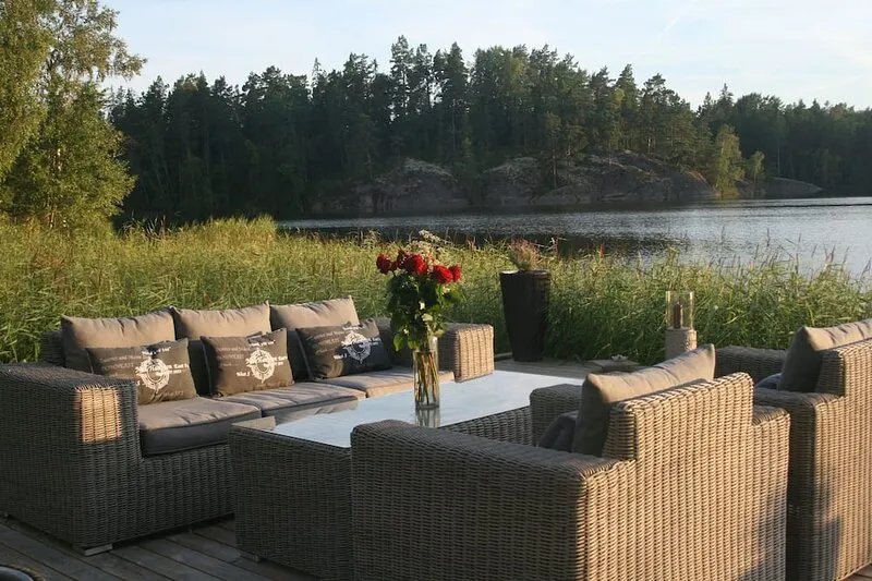 Stunning house overlooking own lake just 25 min outside of Stockholm