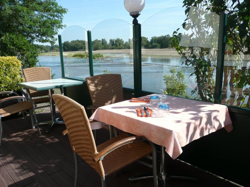 Le Bord De Loire
