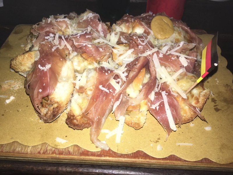 Bulldog's & Holland Pub