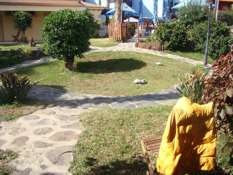 Bungalows Side Shore
